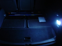 Navette à LED dans le coffre.