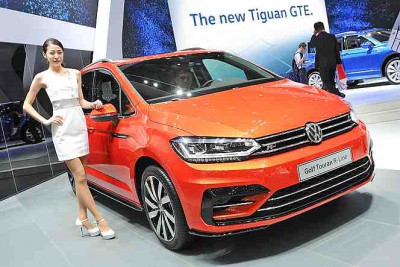 r-line-ausstattung-verleiht-volkswagen-touran-sportlichen-auftritt-03.jpg