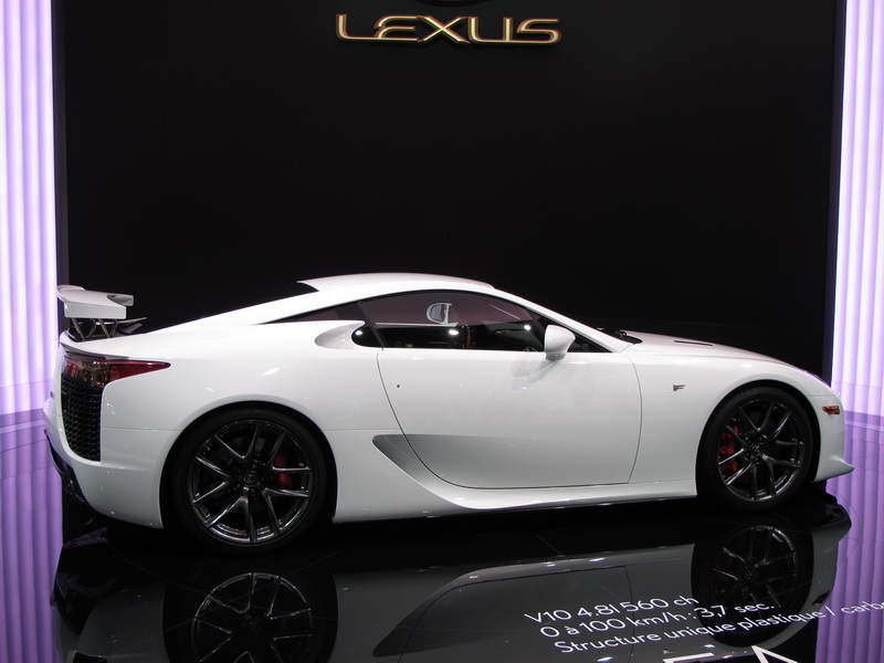 Lexus LFA (1)_redimensionner.JPG